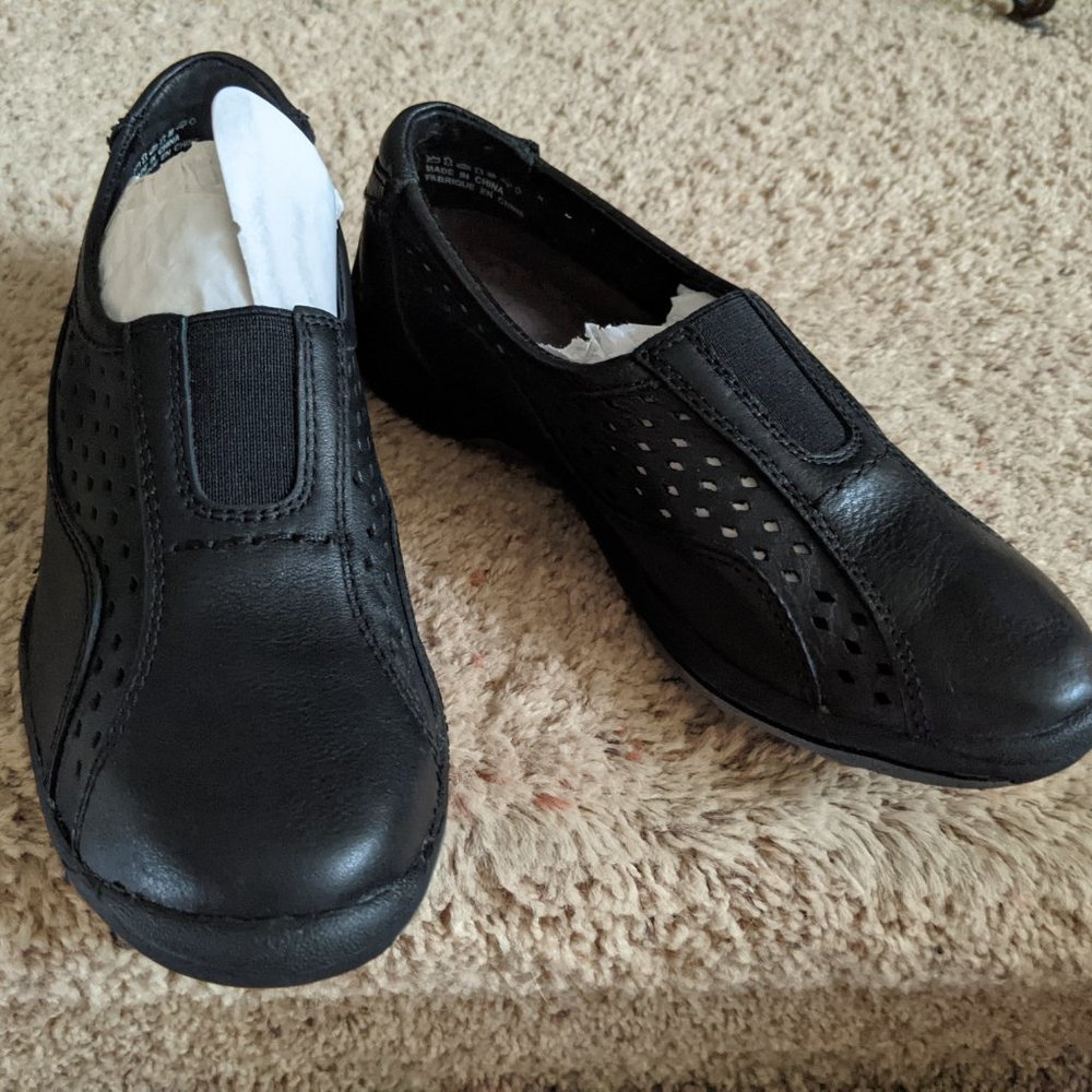 Hush Puppies Black Leather Women's shoe size 5.5M